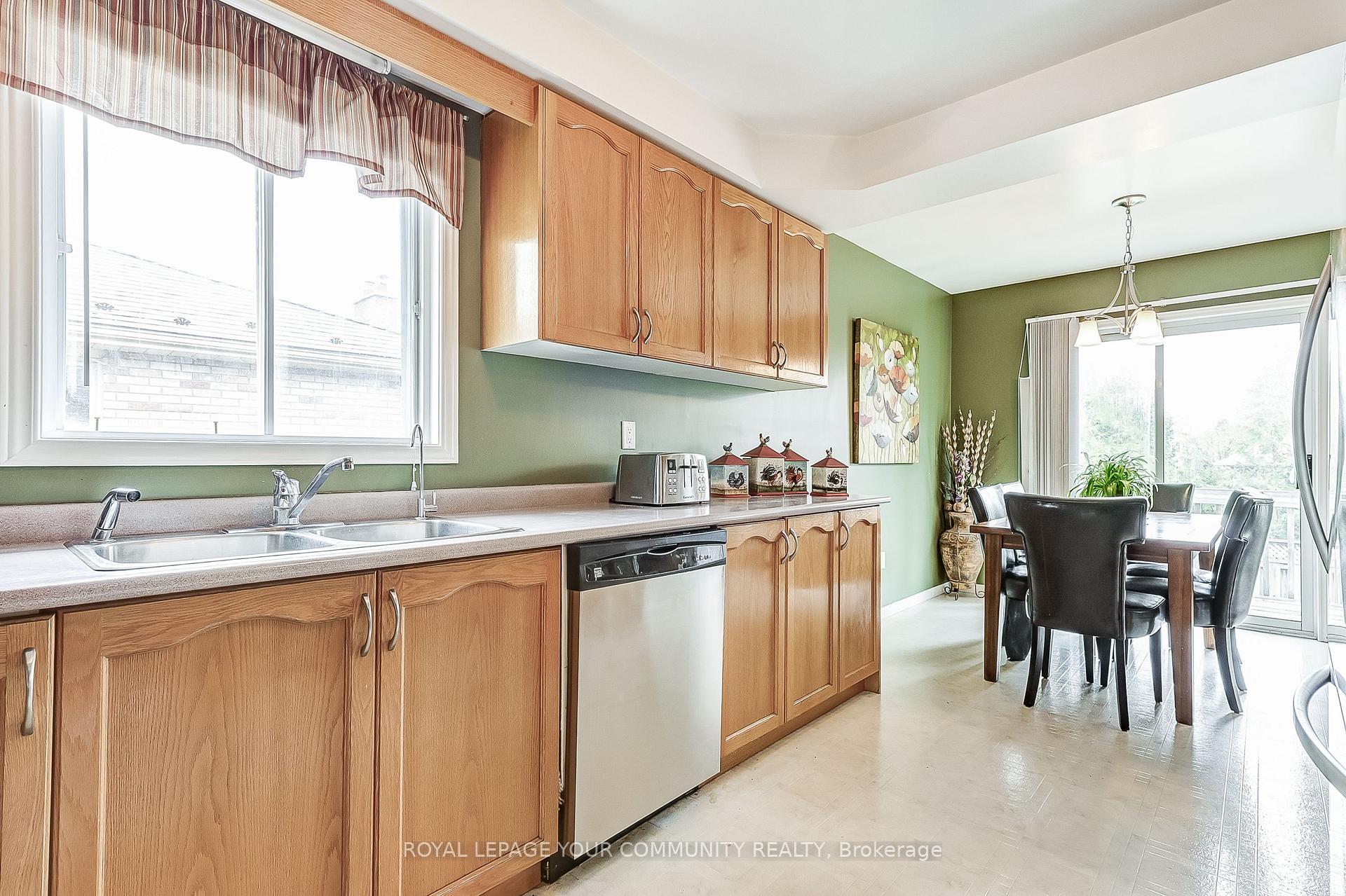 Photo 10 of 46 Enzo Crescent, Uxbridge — HOMEH