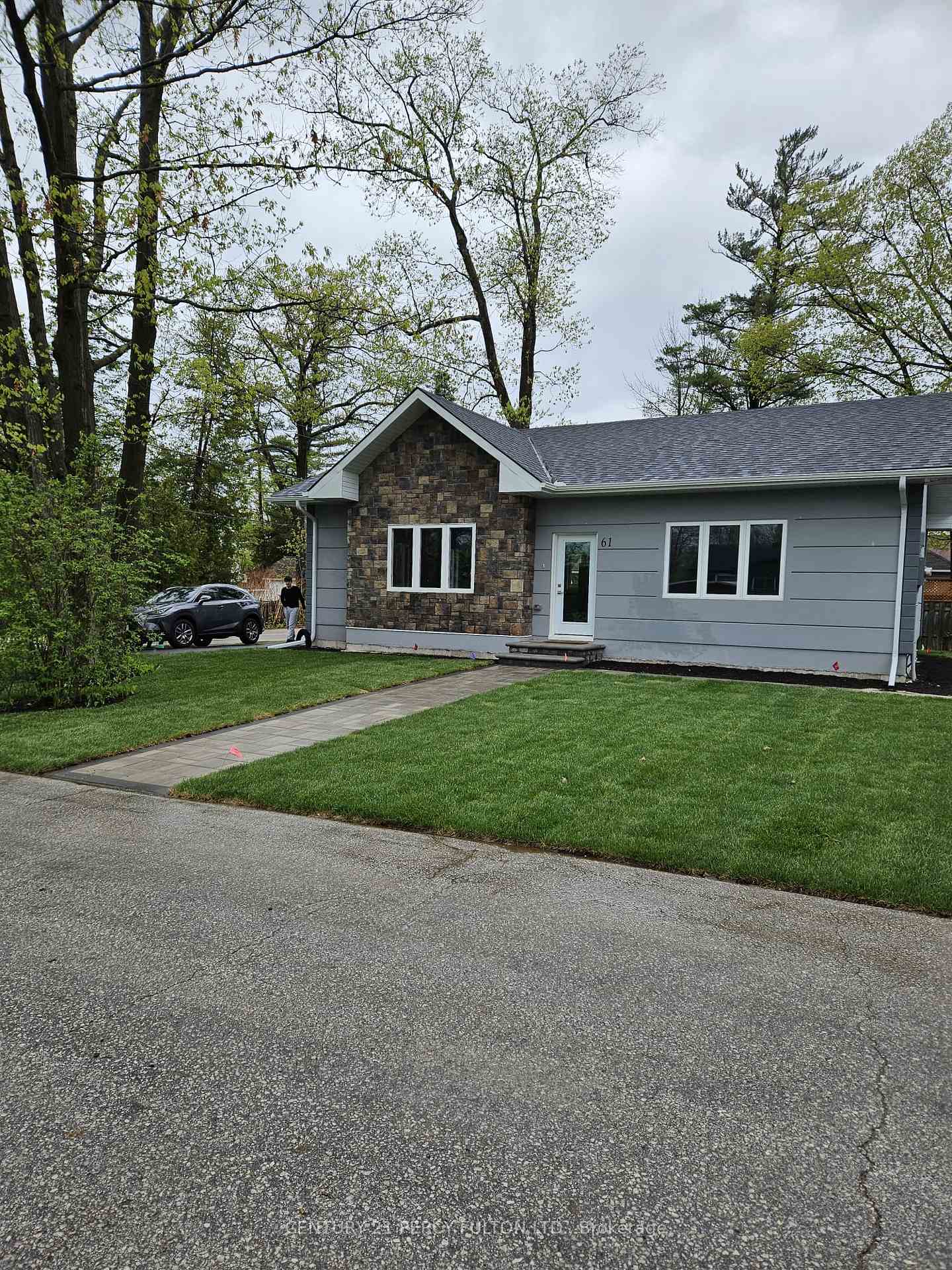 Photo 1 of 61 Glenwood Drive, Wasaga Beach — HOMEH