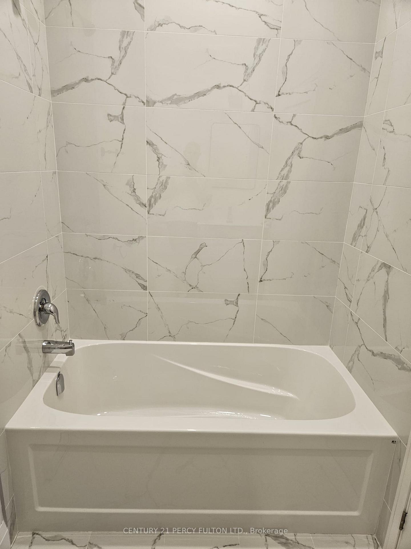 Photo 5 of 61 Glenwood Drive, Wasaga Beach — HOMEH