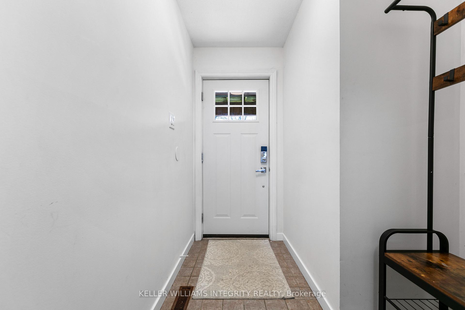 Photo 4 of Unit 15, 120 Walnut Court, Ottawa, West Centre Town — HOMEH