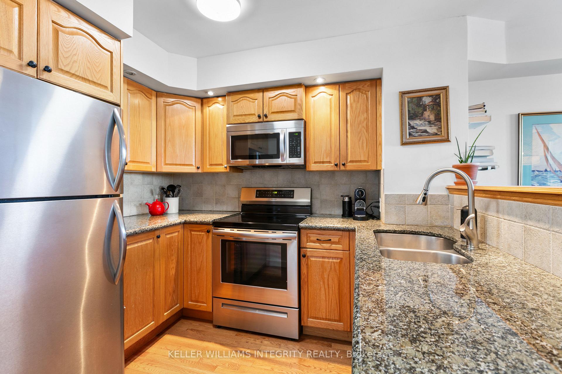 Photo 11 of Unit 15, 120 Walnut Court, Ottawa, West Centre Town — HOMEH