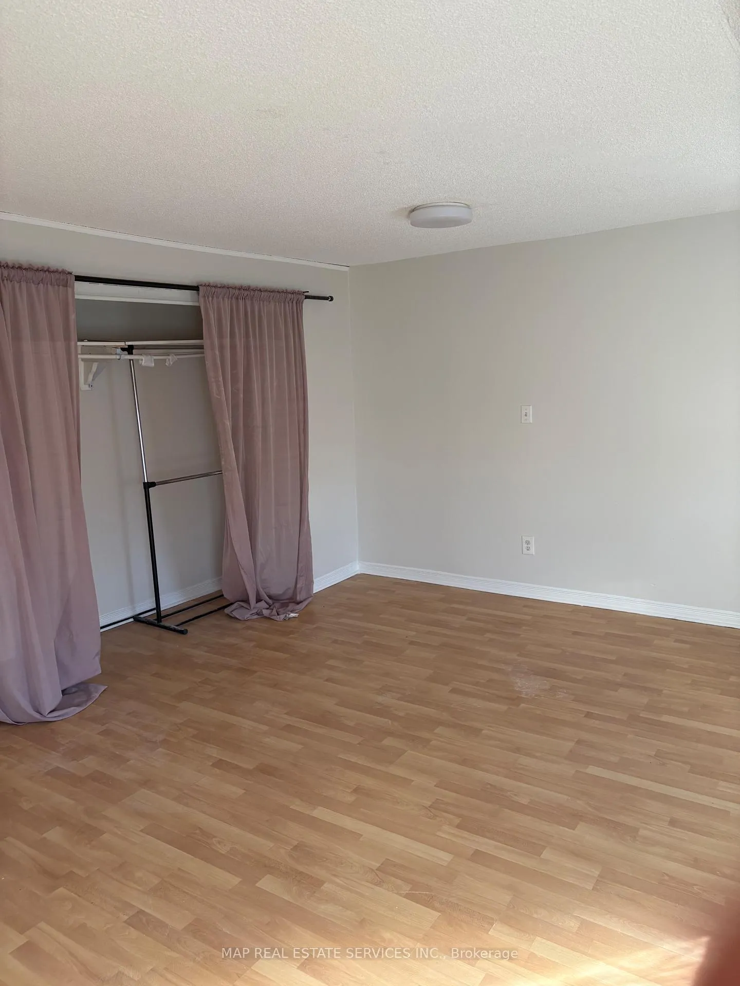 Photo 6 of 15 Wallace Street, Vaughan, West Woodbridge — HOMEH