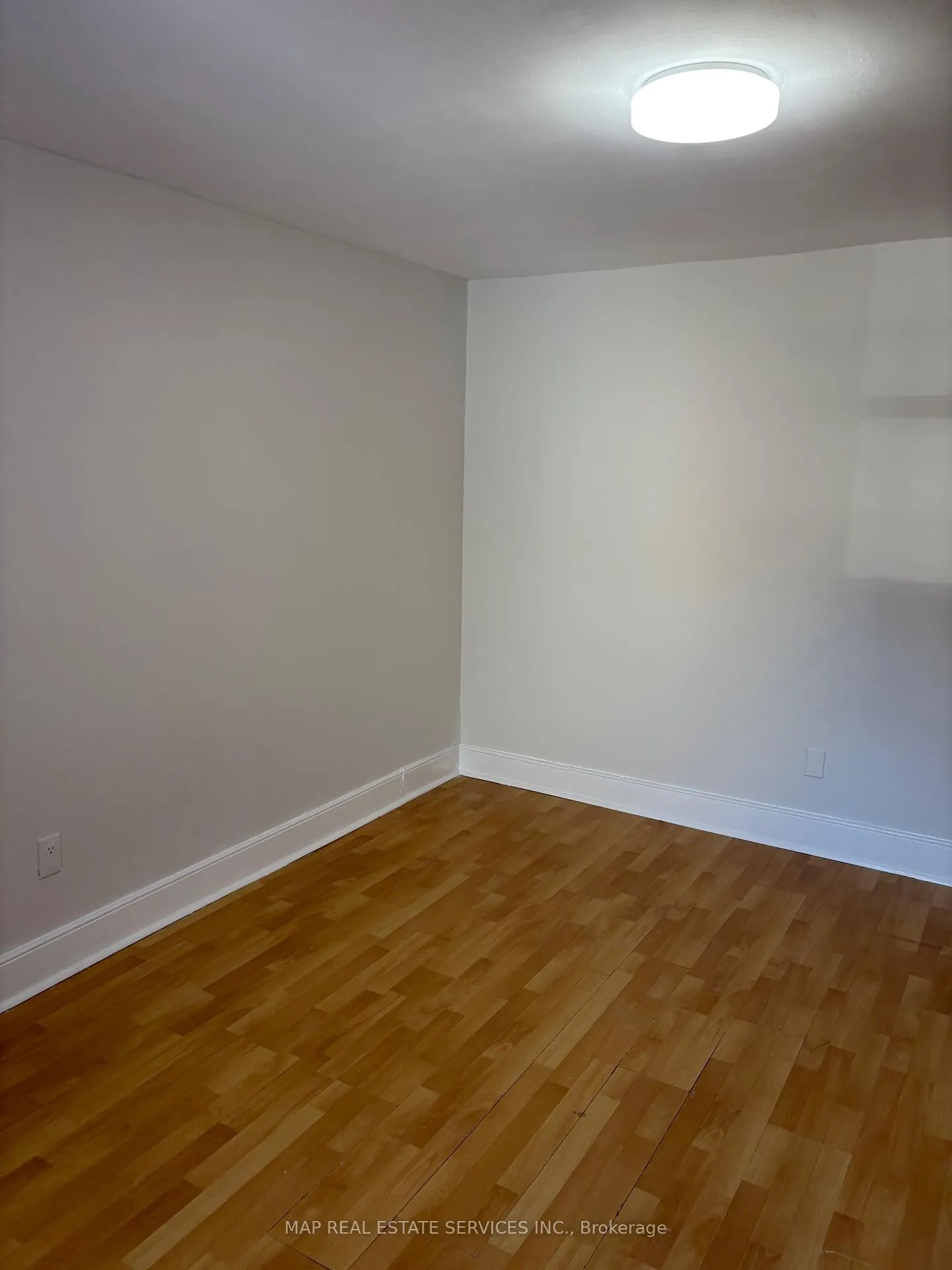 Photo 8 of 15 Wallace Street, Vaughan, West Woodbridge — HOMEH