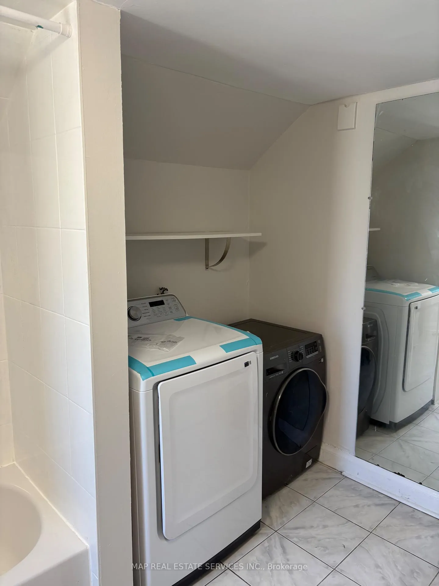 Photo 12 of 15 Wallace Street, Vaughan, West Woodbridge — HOMEH