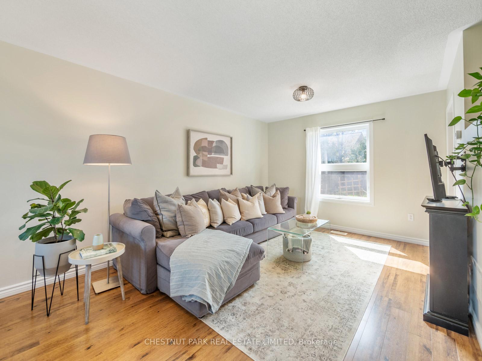 Photo 5 of 74 Barton Lane, Uxbridge — HOMEH