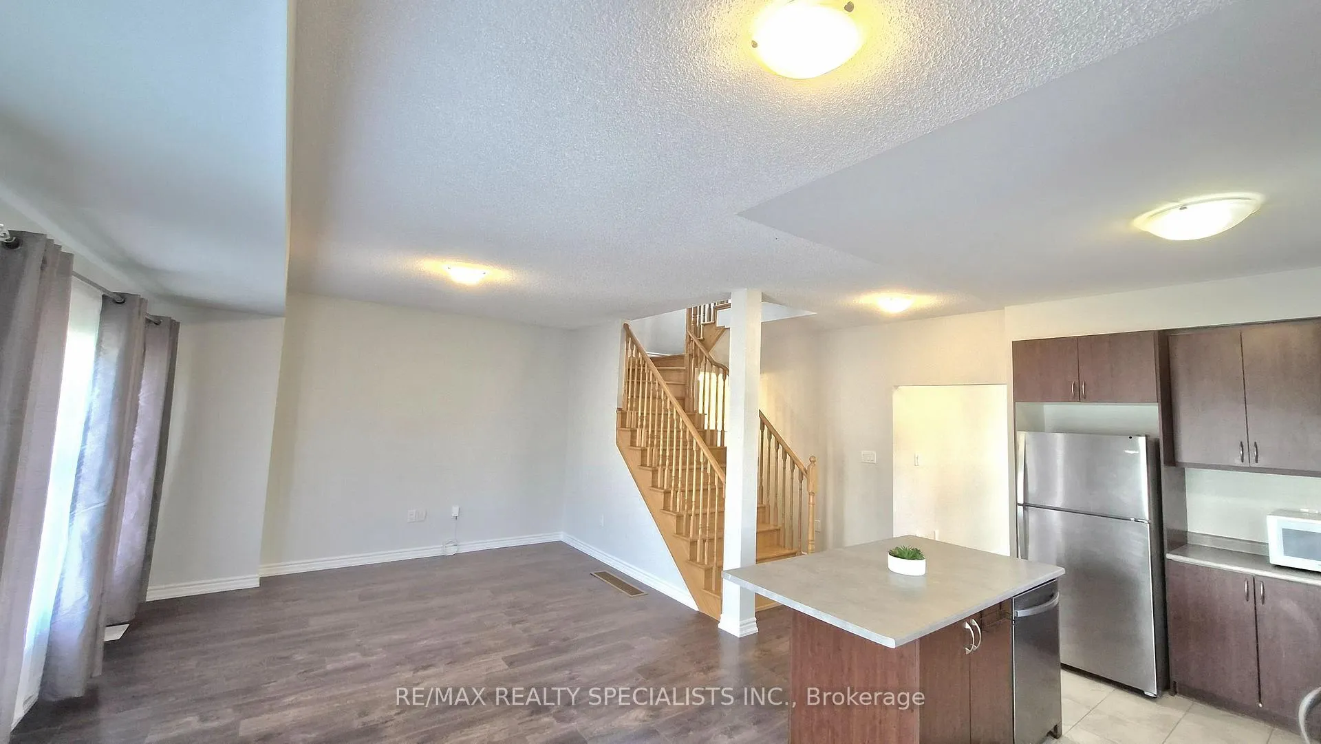 Photo 9 of 112 Village Gate Drive, Wasaga Beach — HOMEH