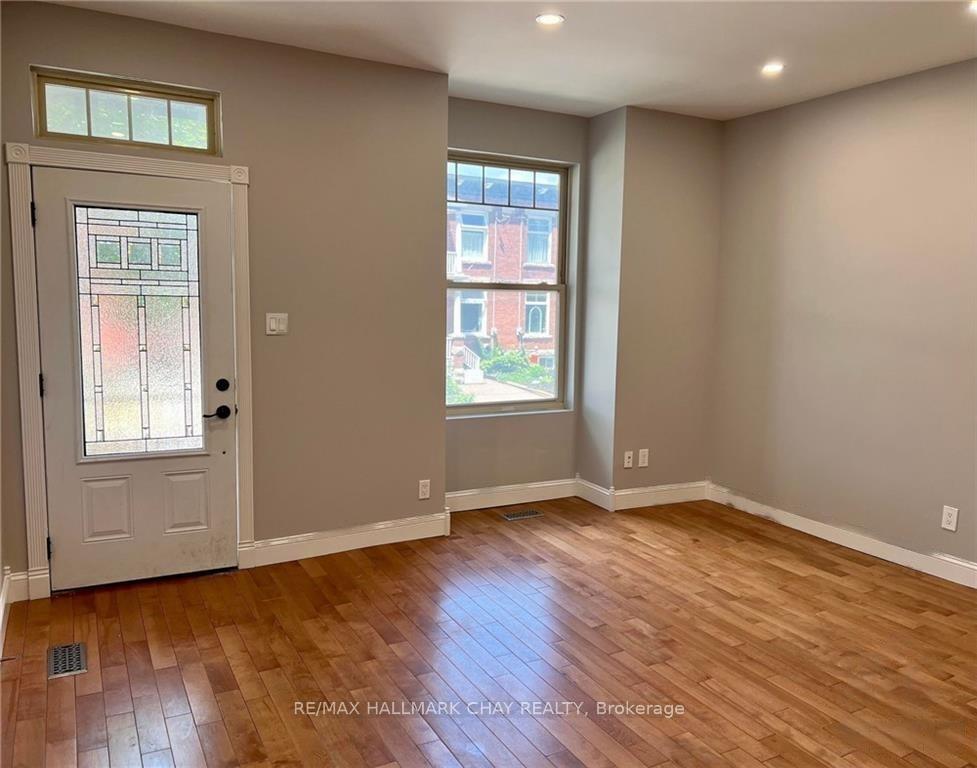 Photo 2 of 14 Spruce Street, Ottawa, West Centre Town — HOMEH