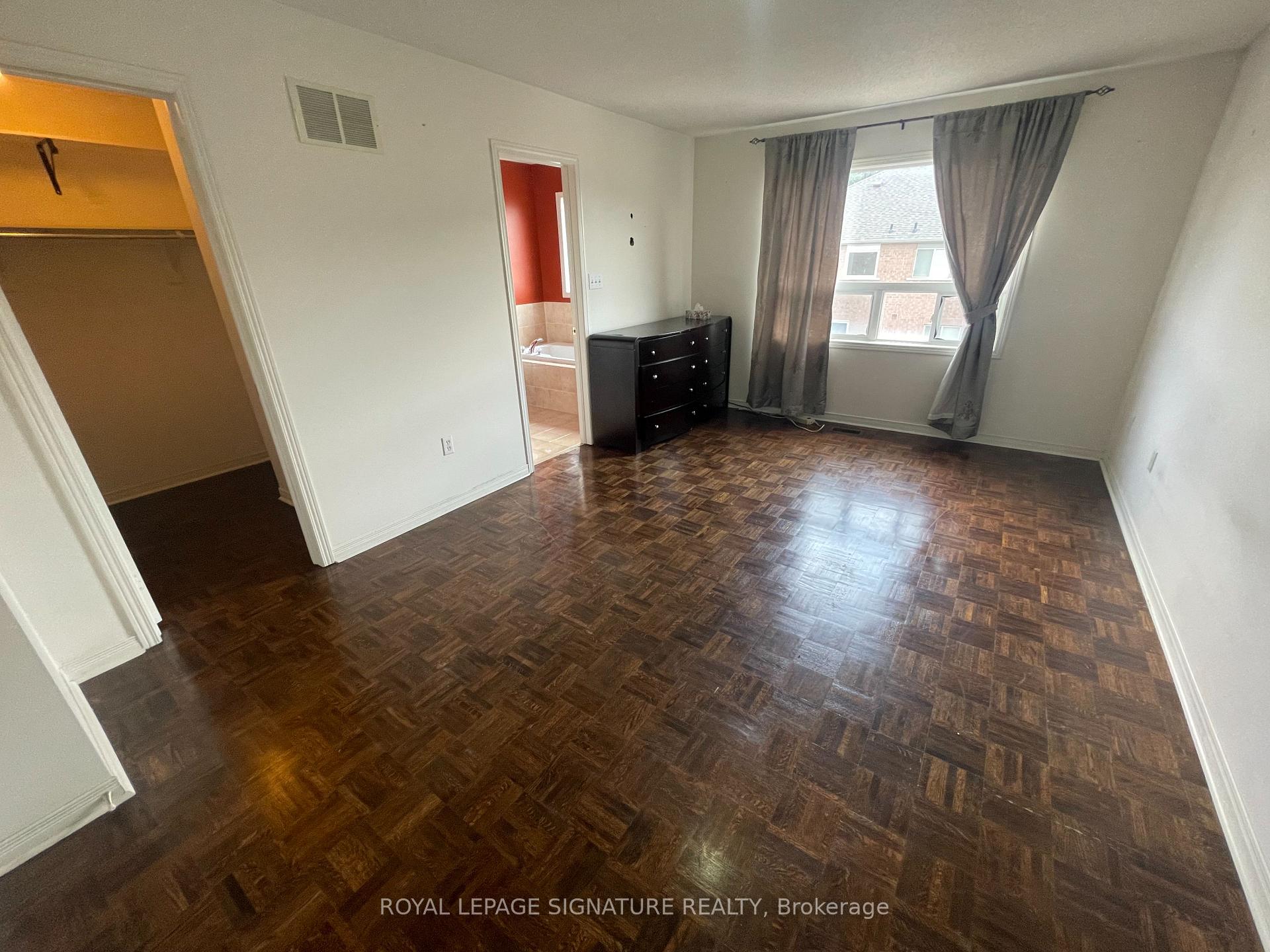 Photo 12 of 17 Neuchatel Avenue, Vaughan, Vellore Village — HOMEH