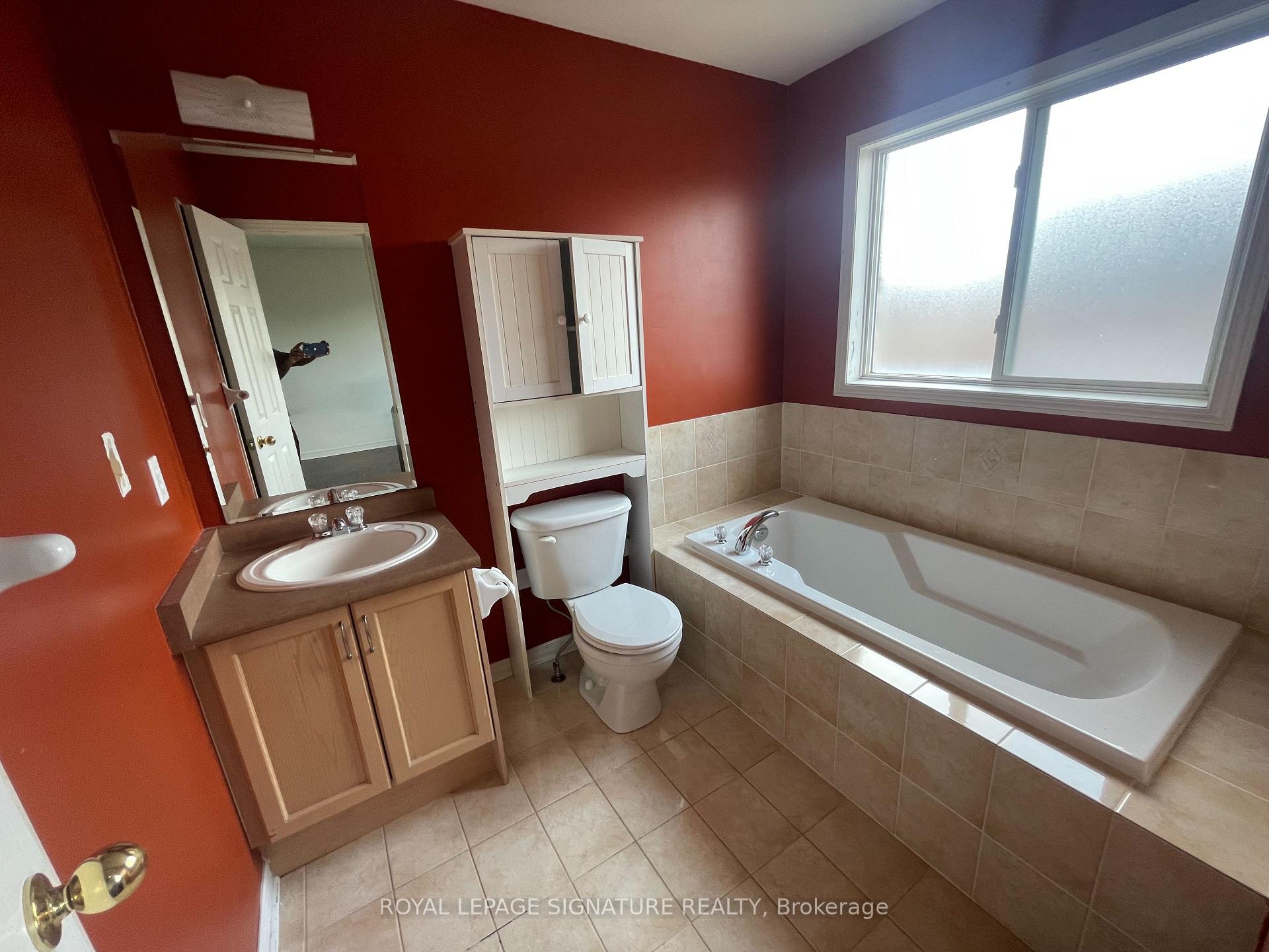 Photo 15 of 17 Neuchatel Avenue, Vaughan, Vellore Village — HOMEH