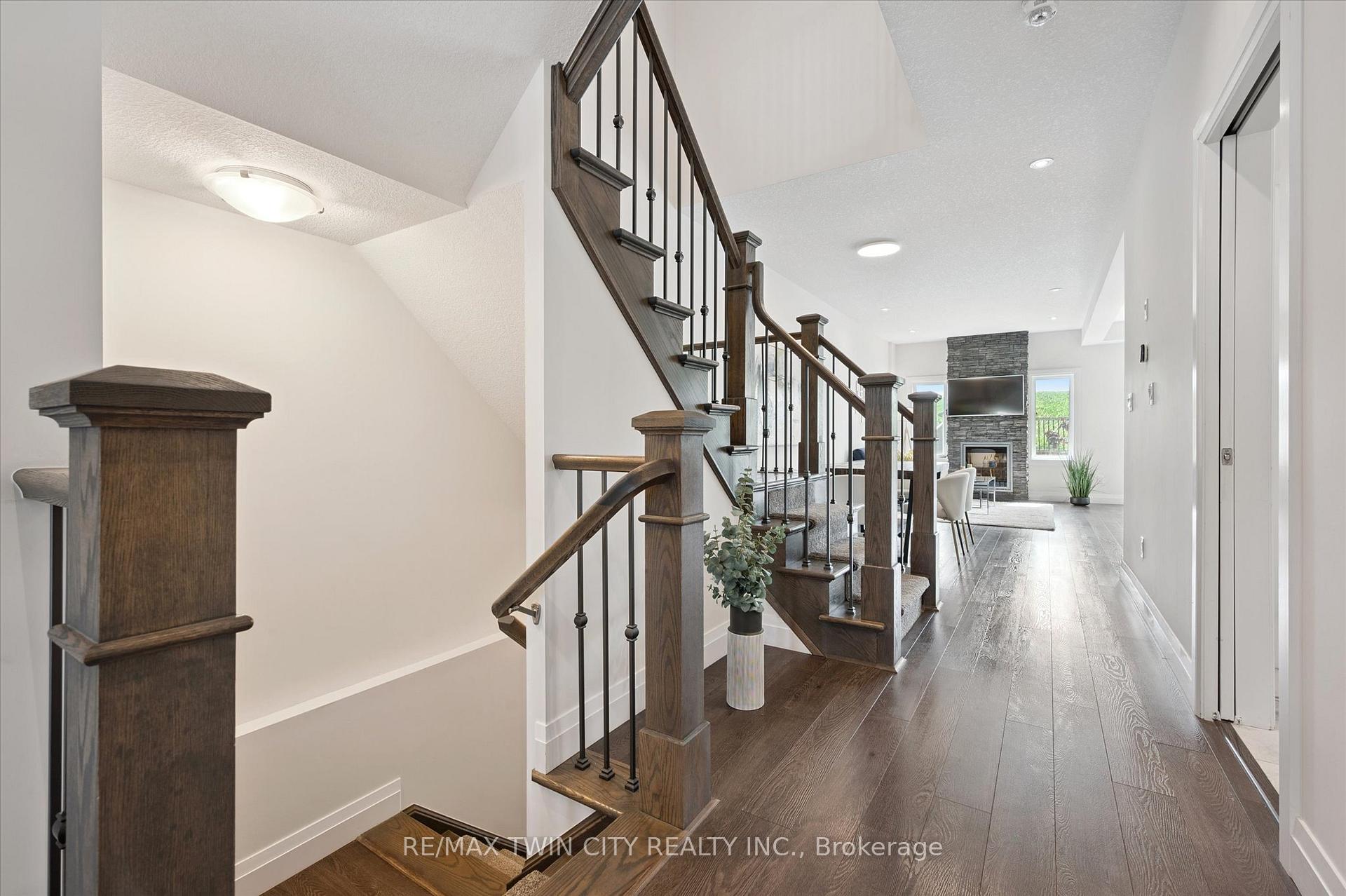 Photo 6 of Unit B, 605 Montpellier Drive, Waterloo — HOMEH