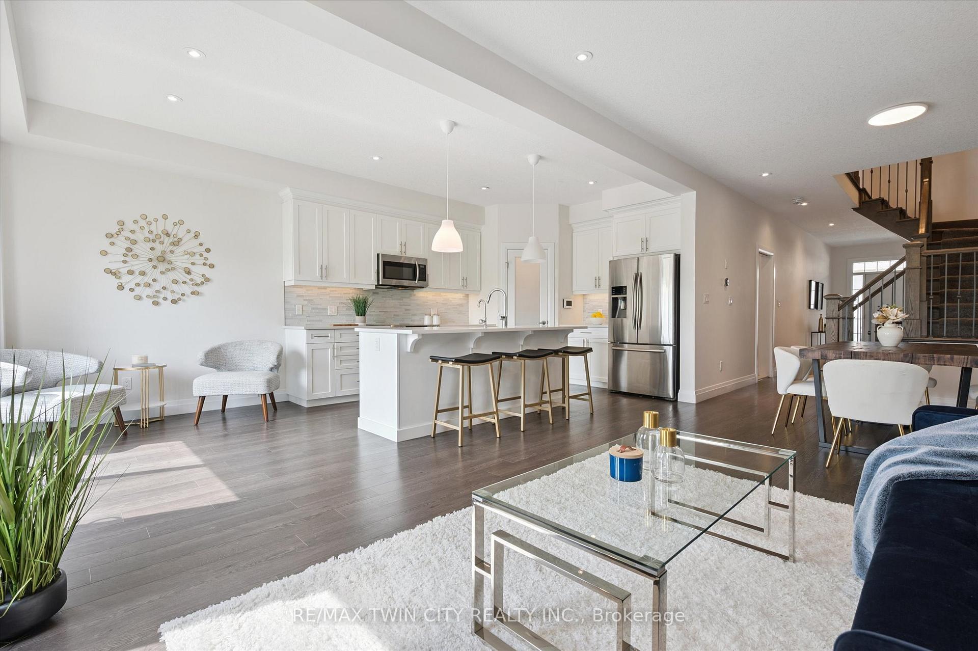 Photo 10 of Unit B, 605 Montpellier Drive, Waterloo — HOMEH