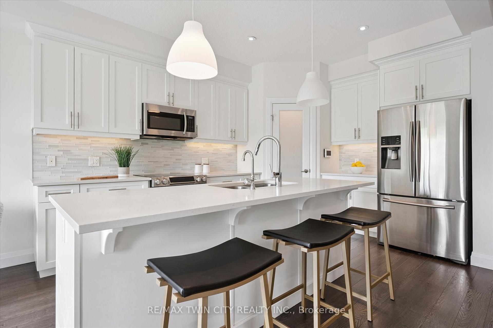 Photo 13 of Unit B, 605 Montpellier Drive, Waterloo — HOMEH