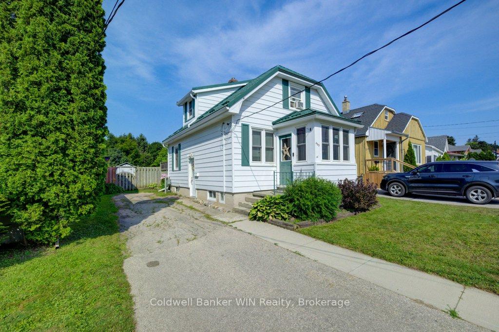 Front of 465 John Street