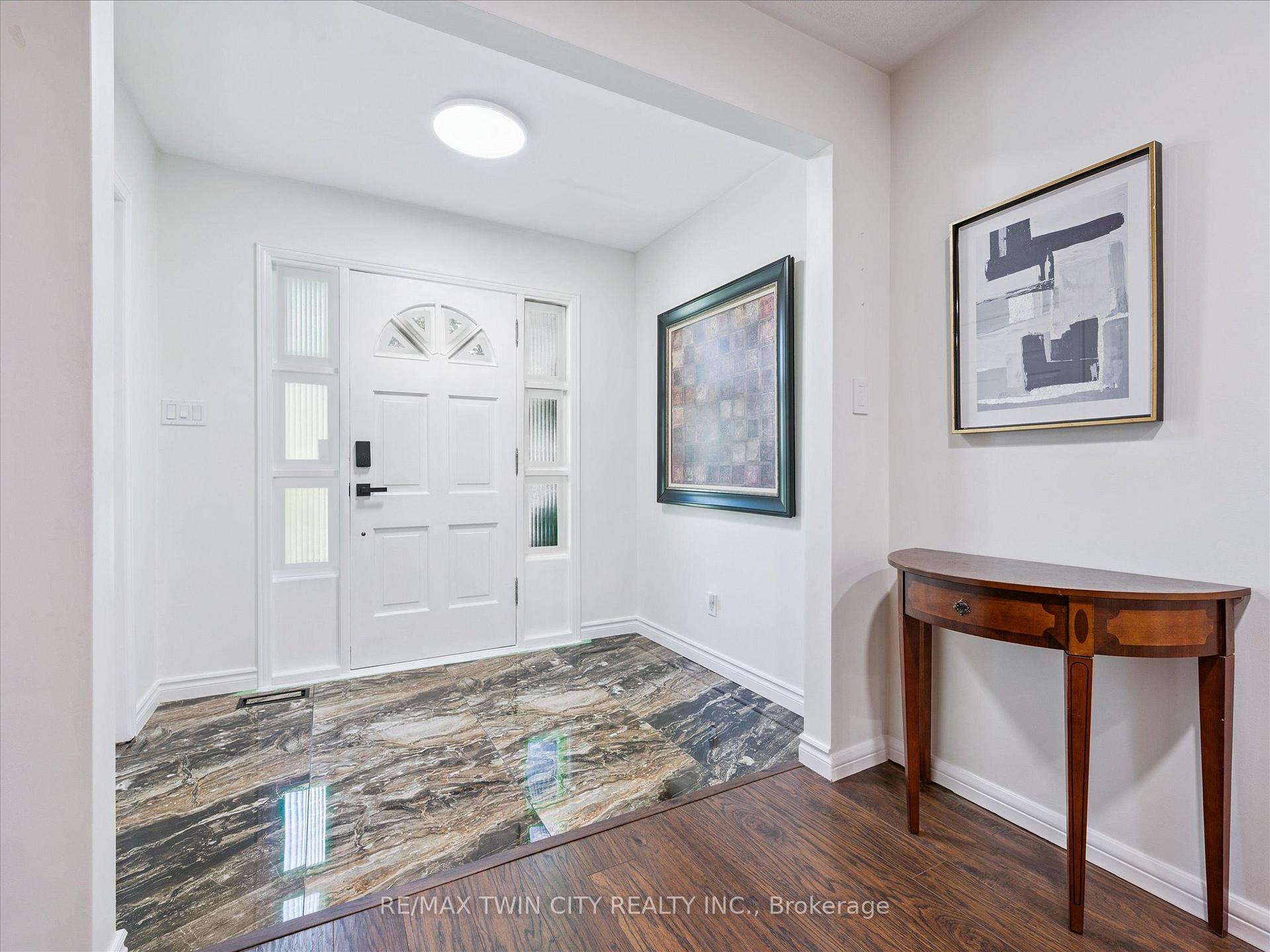 Photo 6 of 444 Stillmeadow Circle, Waterloo — HOMEH