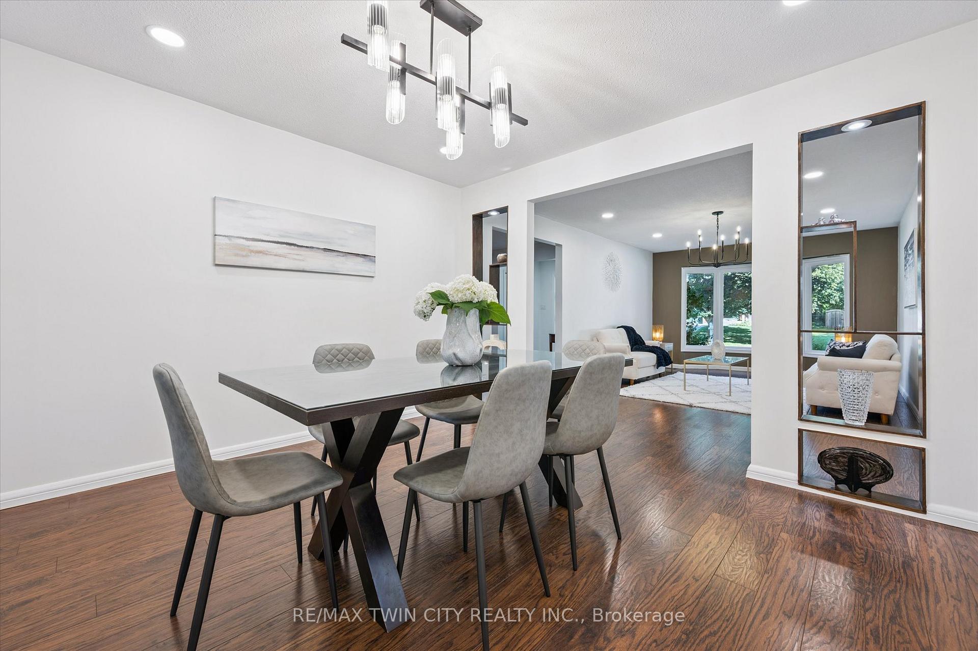 Photo 12 of 444 Stillmeadow Circle, Waterloo — HOMEH