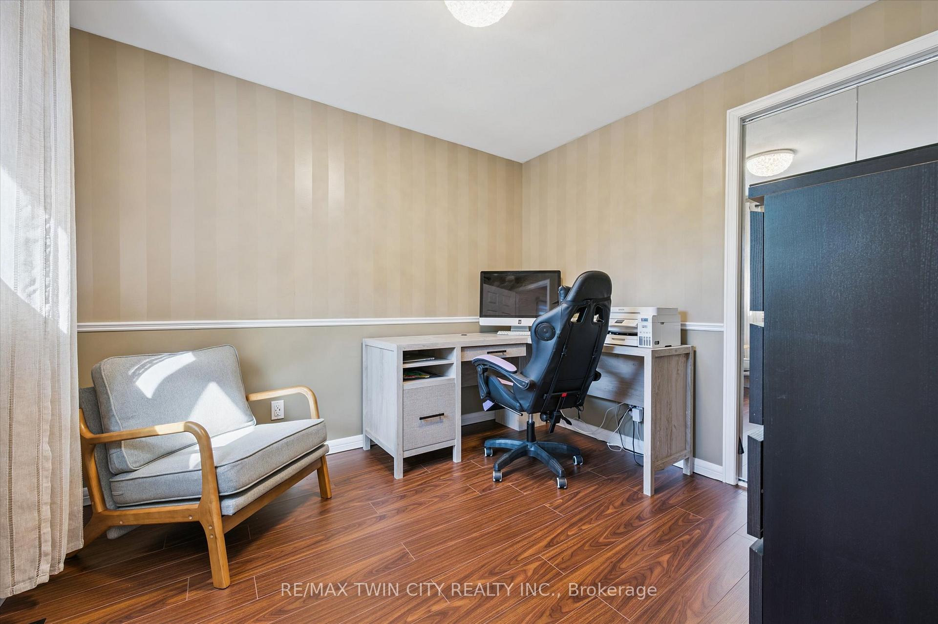 Photo 22 of 444 Stillmeadow Circle, Waterloo — HOMEH