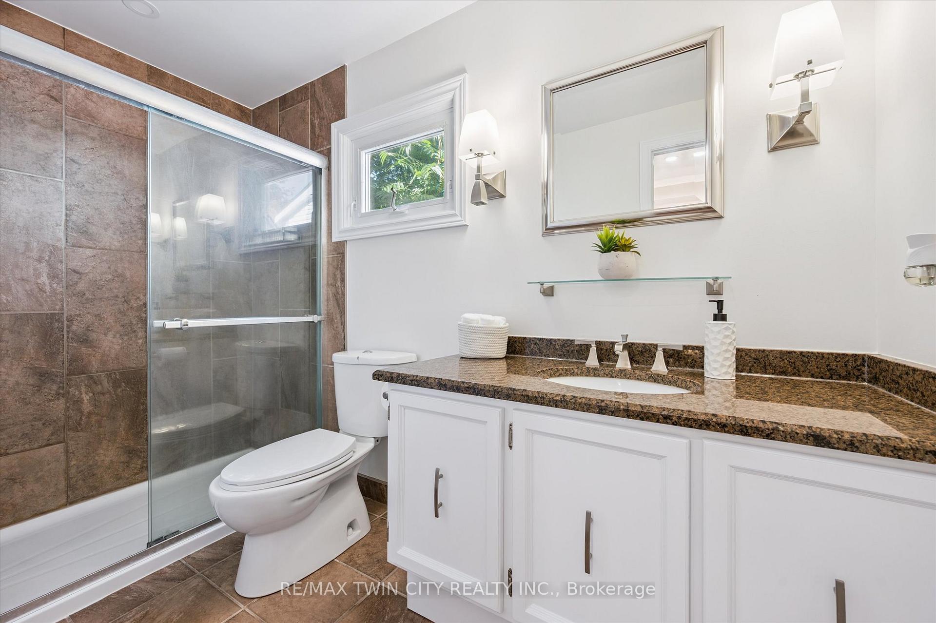 Photo 34 of 444 Stillmeadow Circle, Waterloo — HOMEH