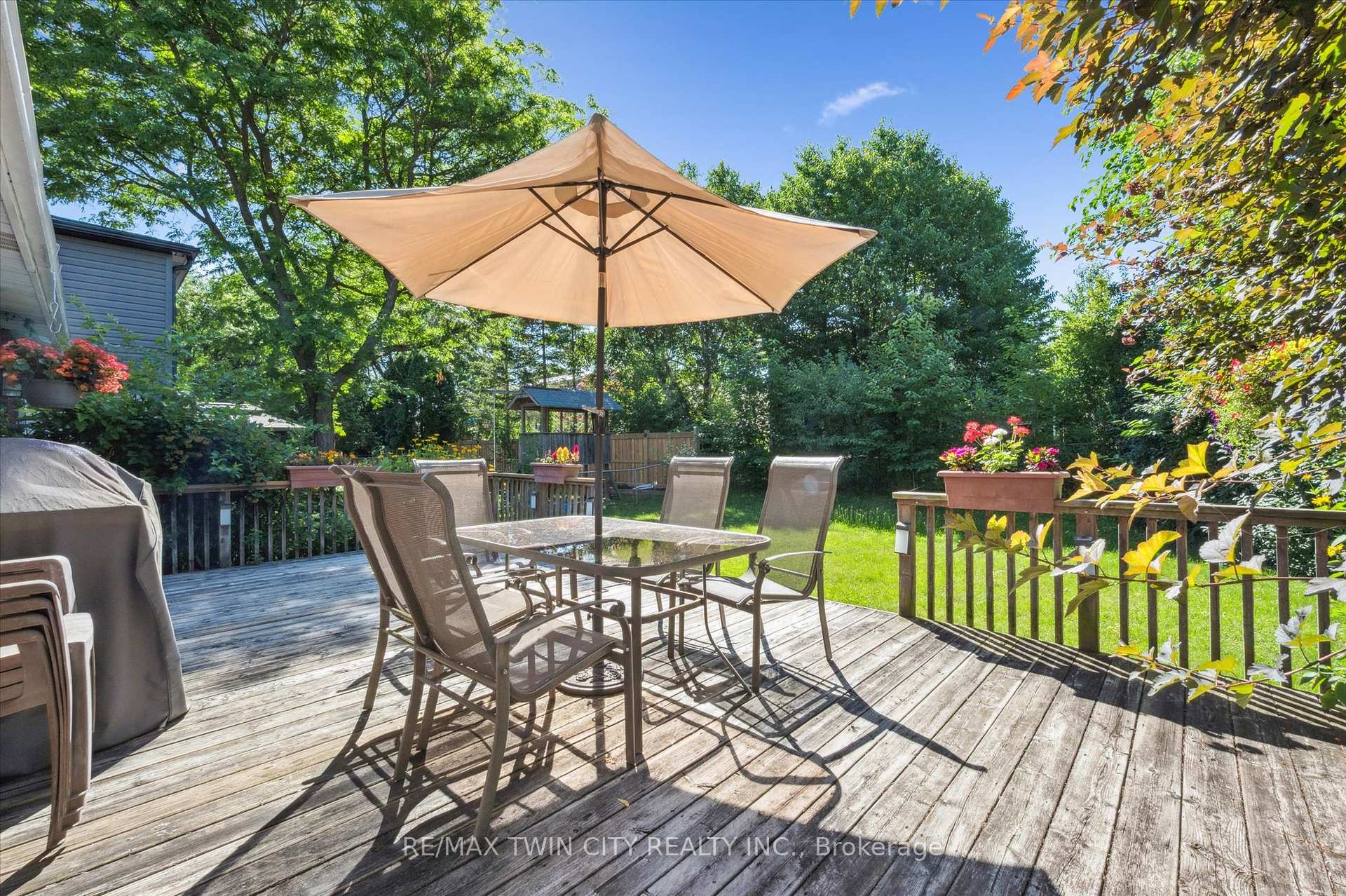 Photo 35 of 444 Stillmeadow Circle, Waterloo — HOMEH