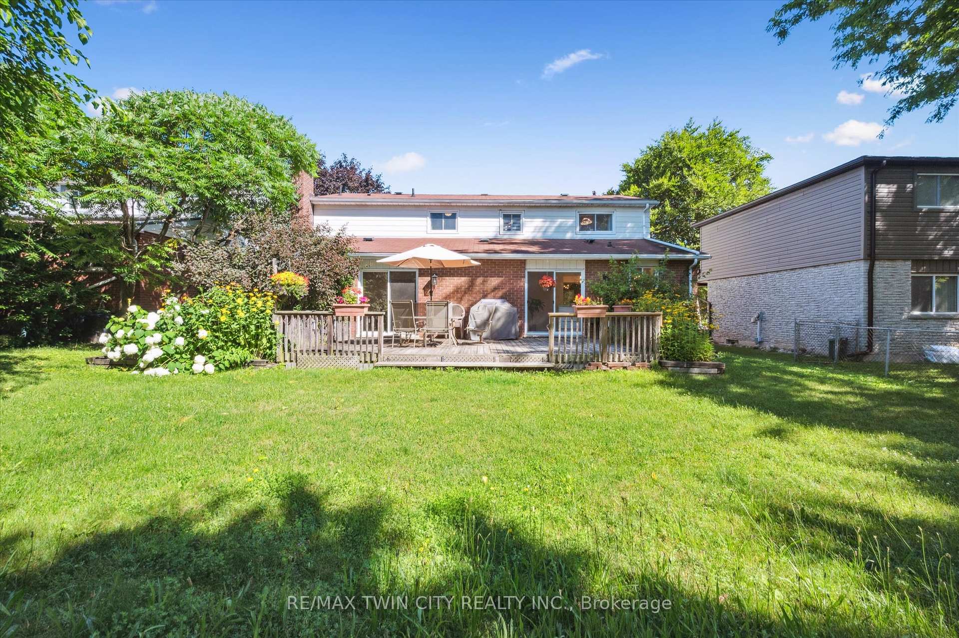Photo 38 of 444 Stillmeadow Circle, Waterloo — HOMEH