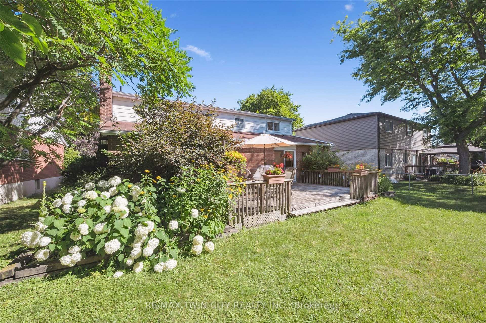 Photo 39 of 444 Stillmeadow Circle, Waterloo — HOMEH