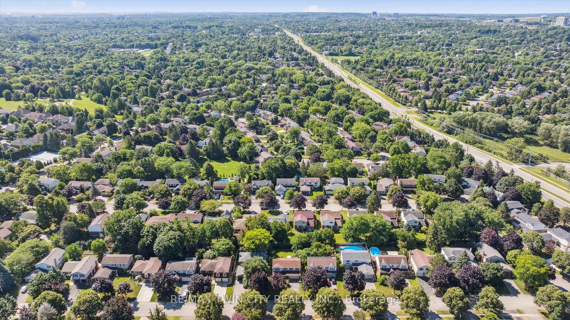 Photo 41 of 444 Stillmeadow Circle, Waterloo — HOMEH