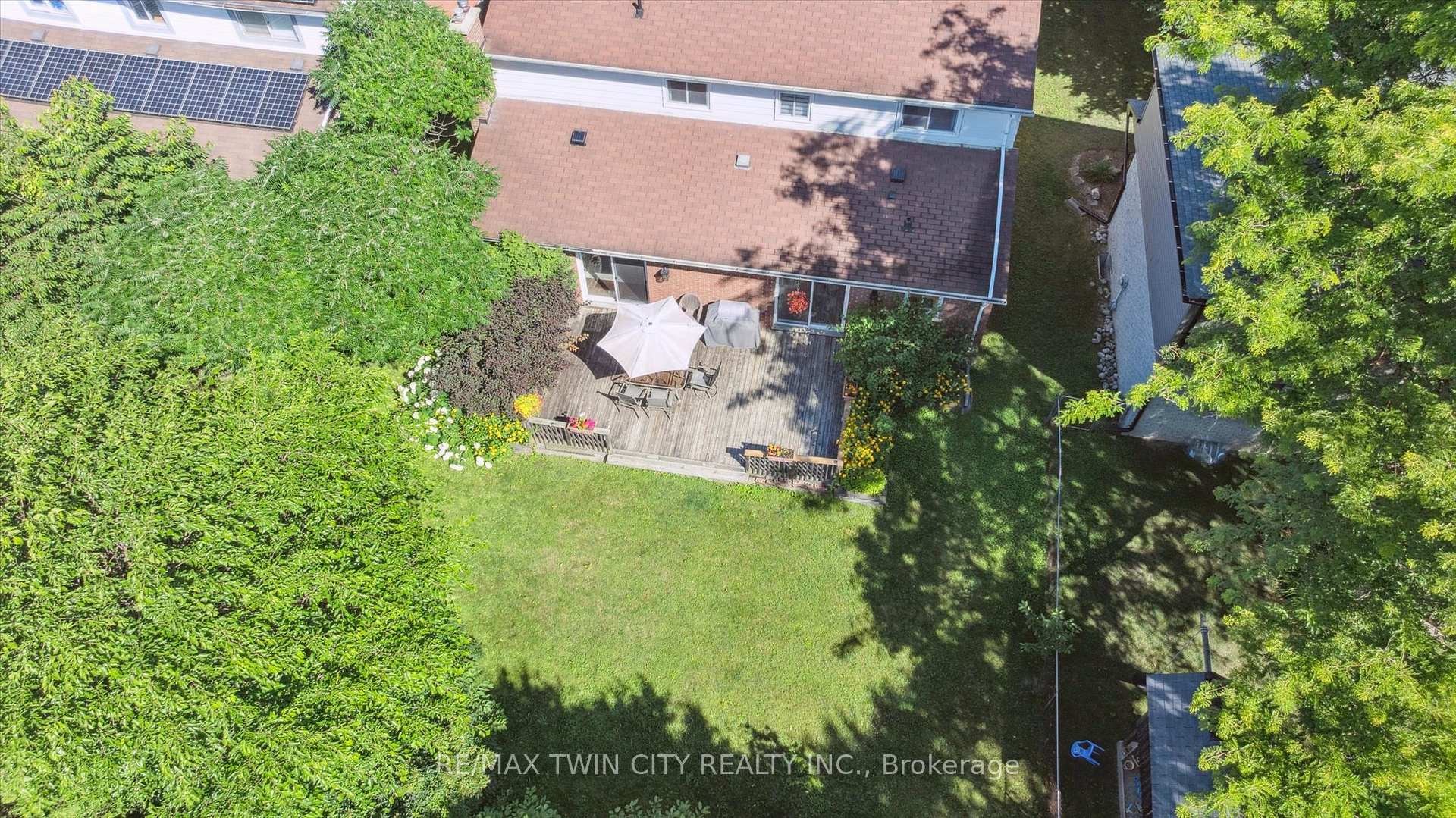 Photo 43 of 444 Stillmeadow Circle, Waterloo — HOMEH