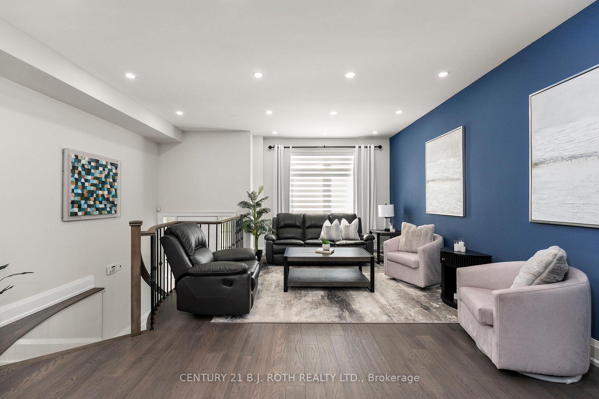 Photo 5 of Unit 15, 8032 Kipling Avenue, Vaughan, West Woodbridge — HOMEH