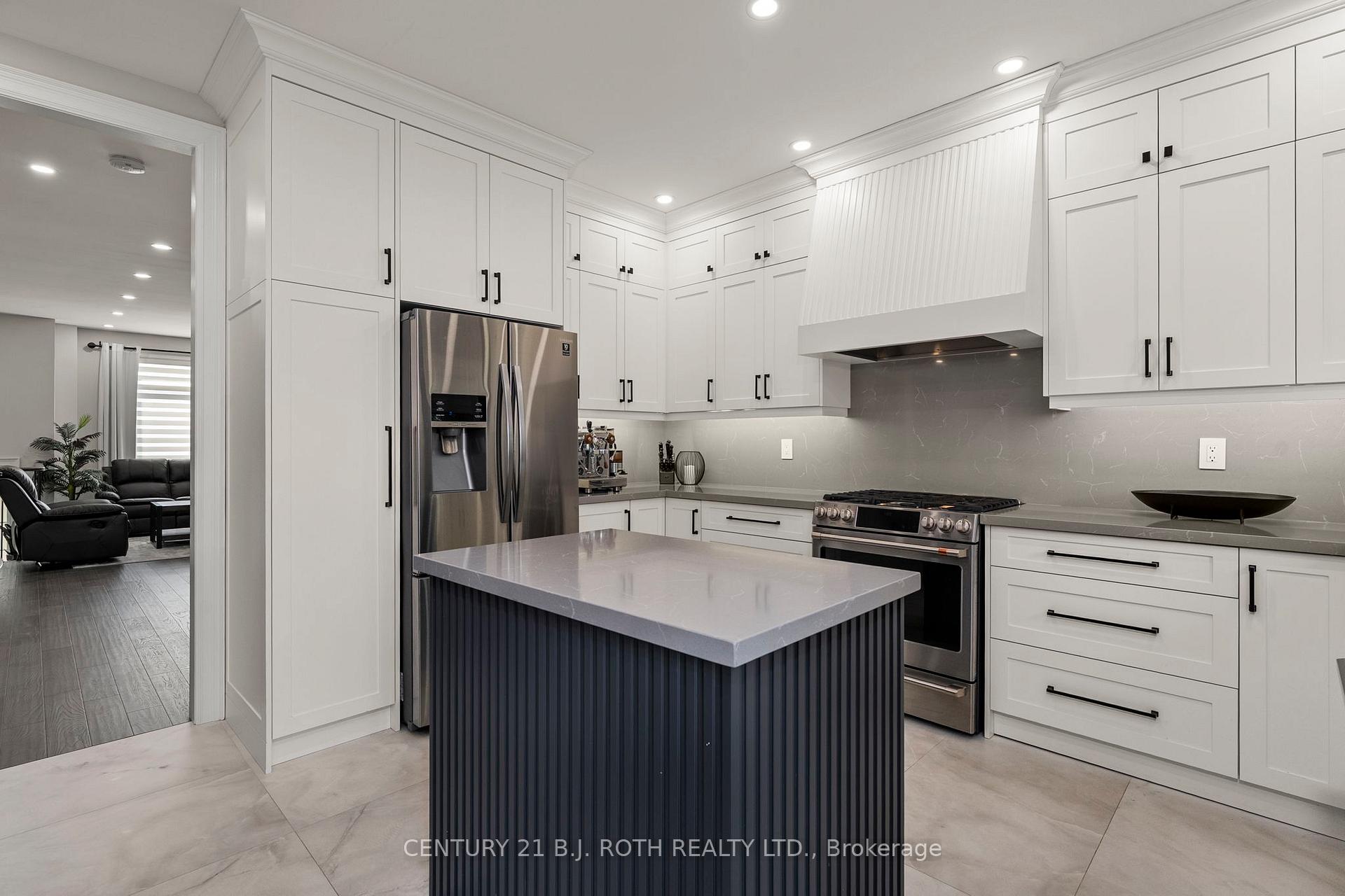 Photo 10 of Unit 15, 8032 Kipling Avenue, Vaughan, West Woodbridge — HOMEH