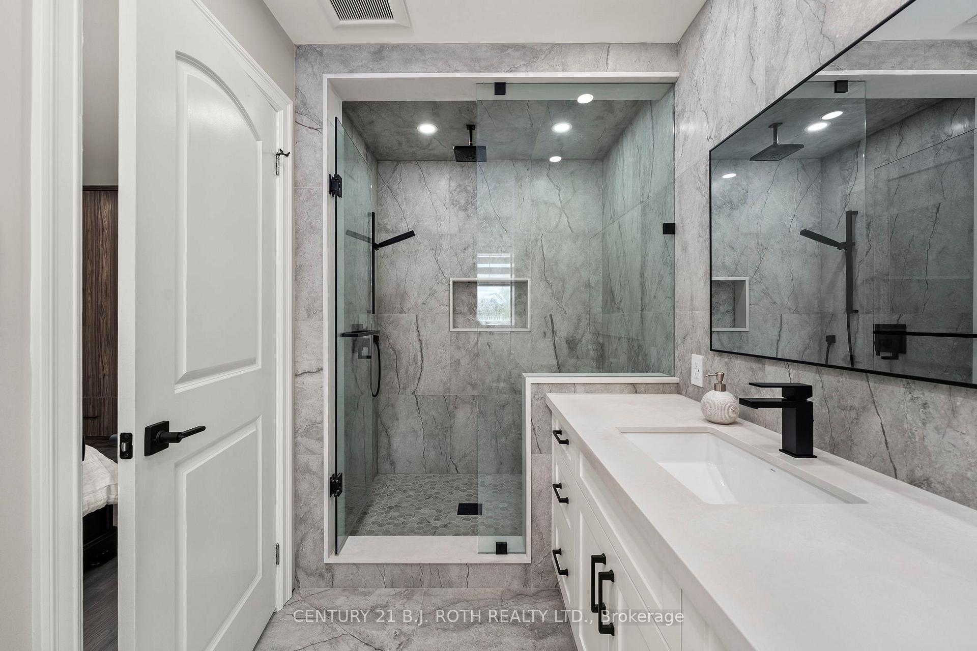 Photo 23 of Unit 15, 8032 Kipling Avenue, Vaughan, West Woodbridge — HOMEH