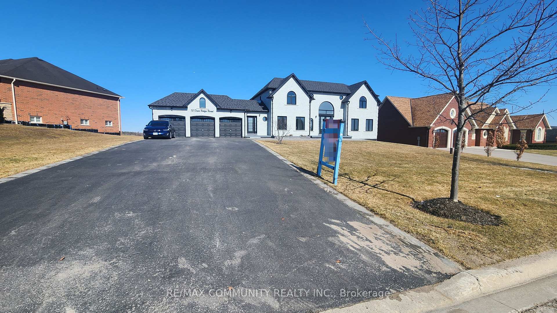 Photo 1 of 12 Deer Ridge Road, Uxbridge, Rural Uxbridge — HOMEH