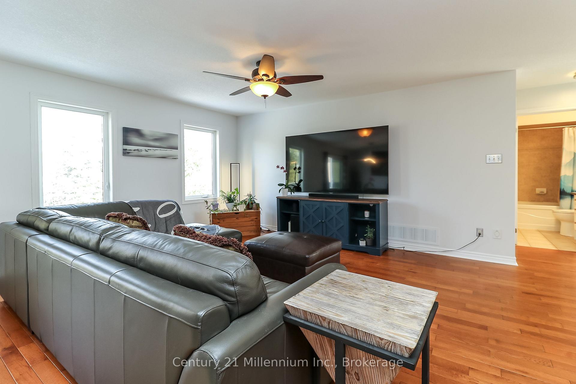 Photo 10 of 140 Constance Boulevard, Wasaga Beach — HOMEH