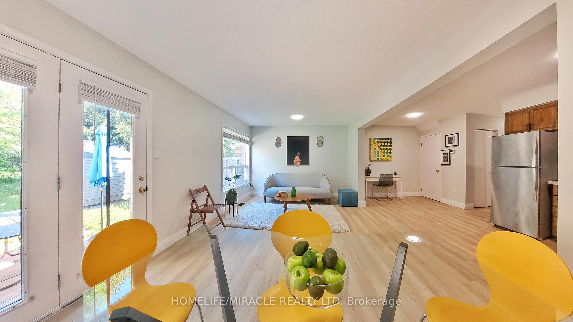 Photo 4 of 470 Annapolis Court, Waterloo, Eastbridge — HOMEH