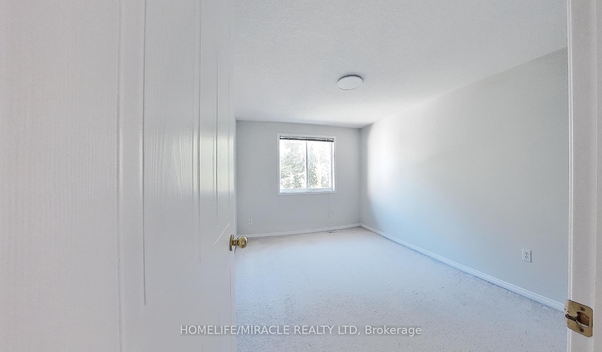 Photo 33 of 470 Annapolis Court, Waterloo, Eastbridge — HOMEH