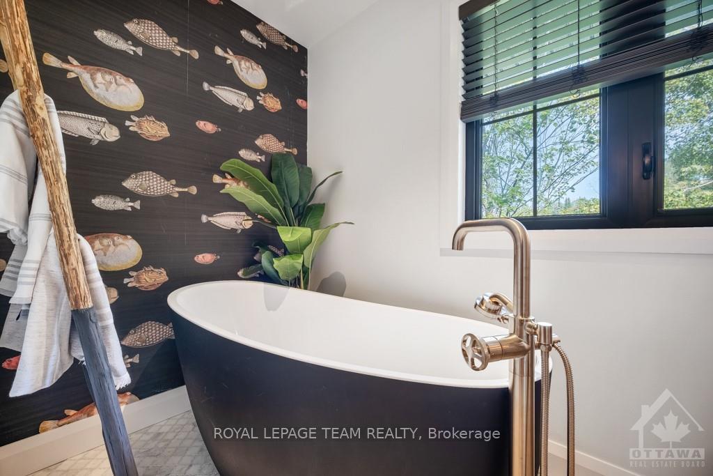 Photo 14 of 4794 Massey Lane, Ottawa, Rothwell Heights — HOMEH