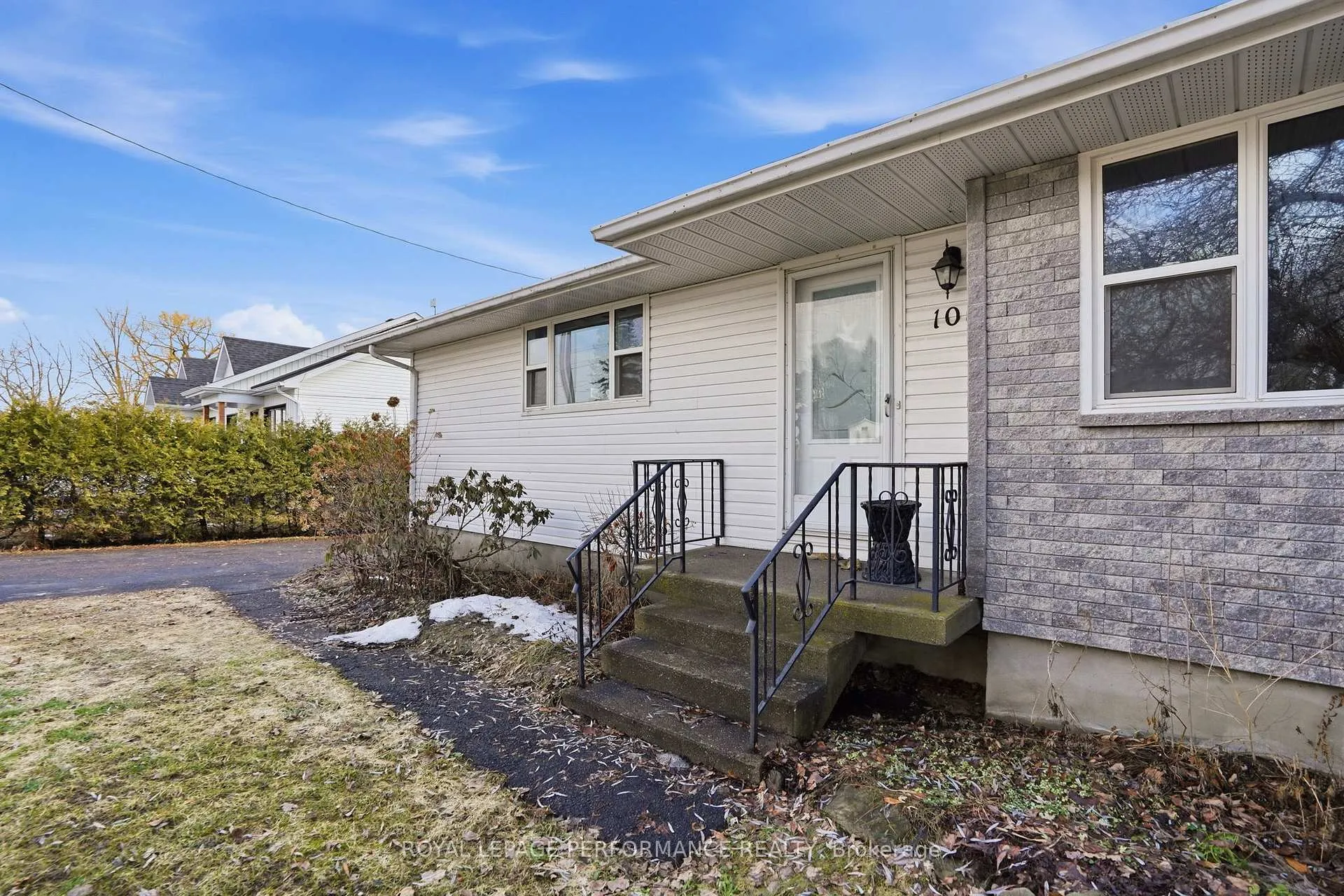 Photo 3 of 108 John Street, Champlain, L'Orignal — HOMEH