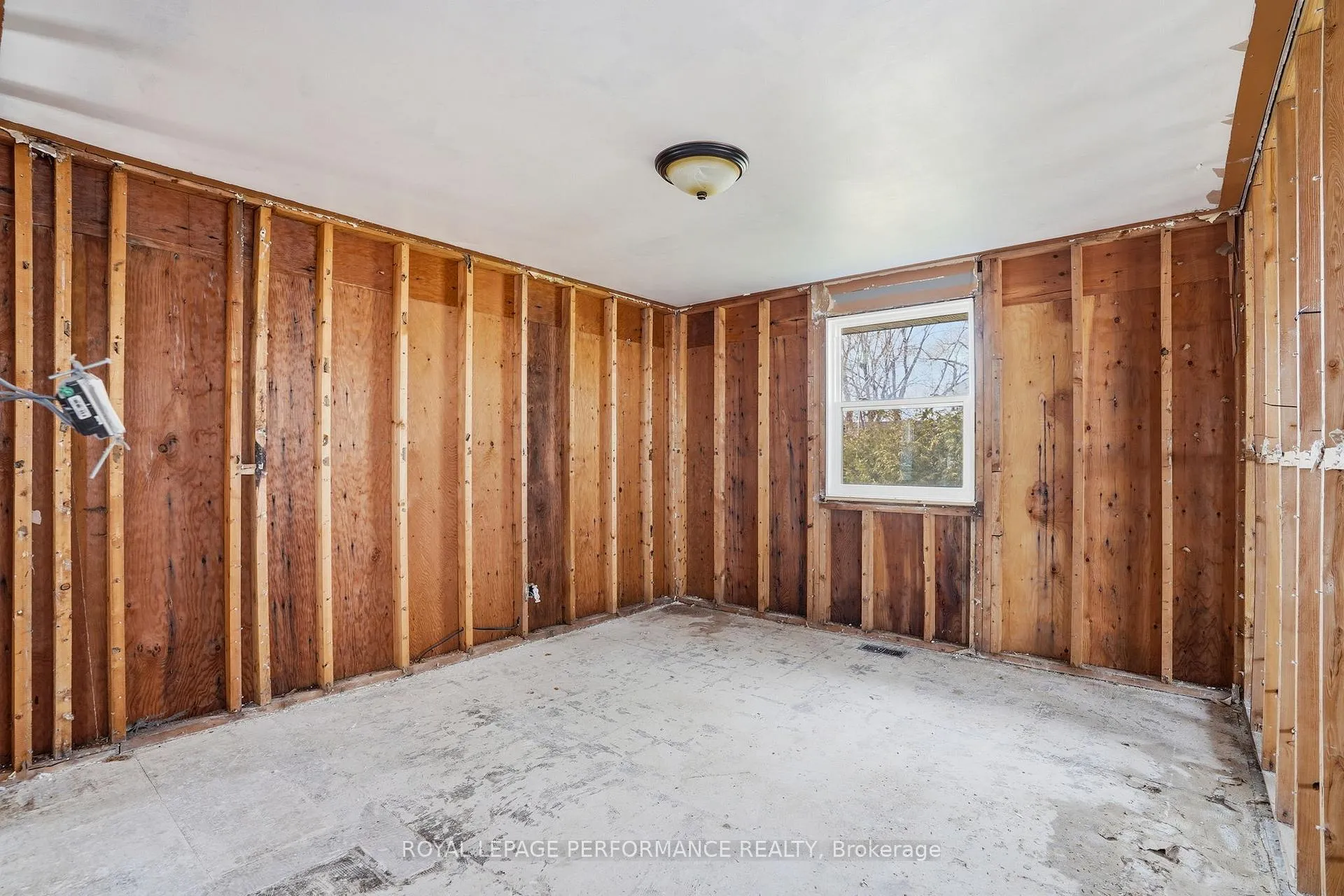 Photo 6 of 108 John Street, Champlain, L'Orignal — HOMEH