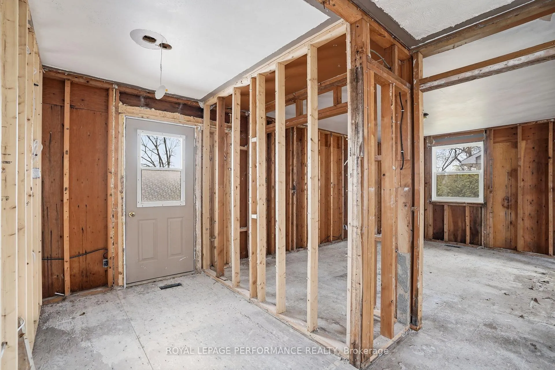 Photo 9 of 108 John Street, Champlain, L'Orignal — HOMEH