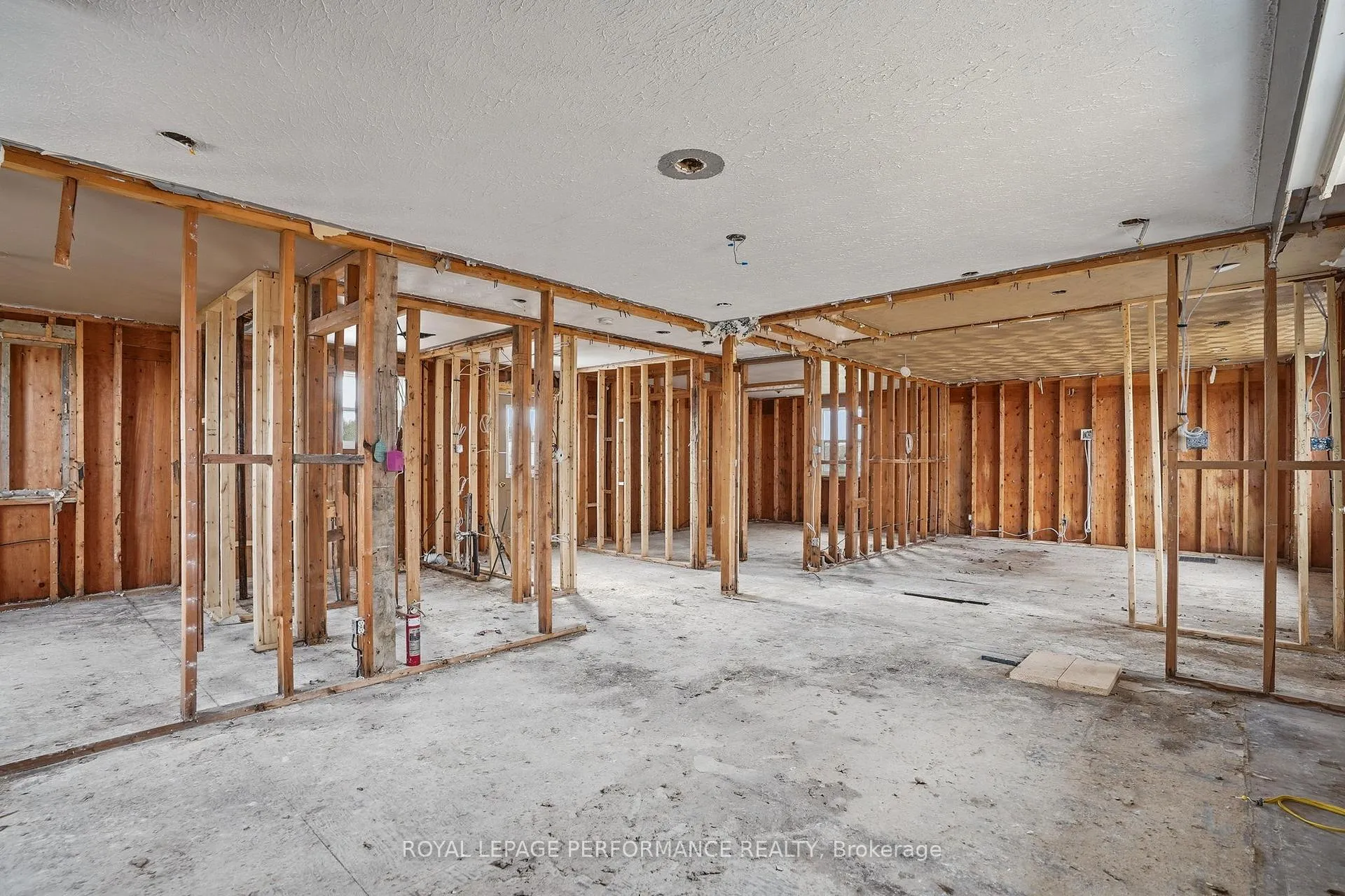 Photo 11 of 108 John Street, Champlain, L'Orignal — HOMEH