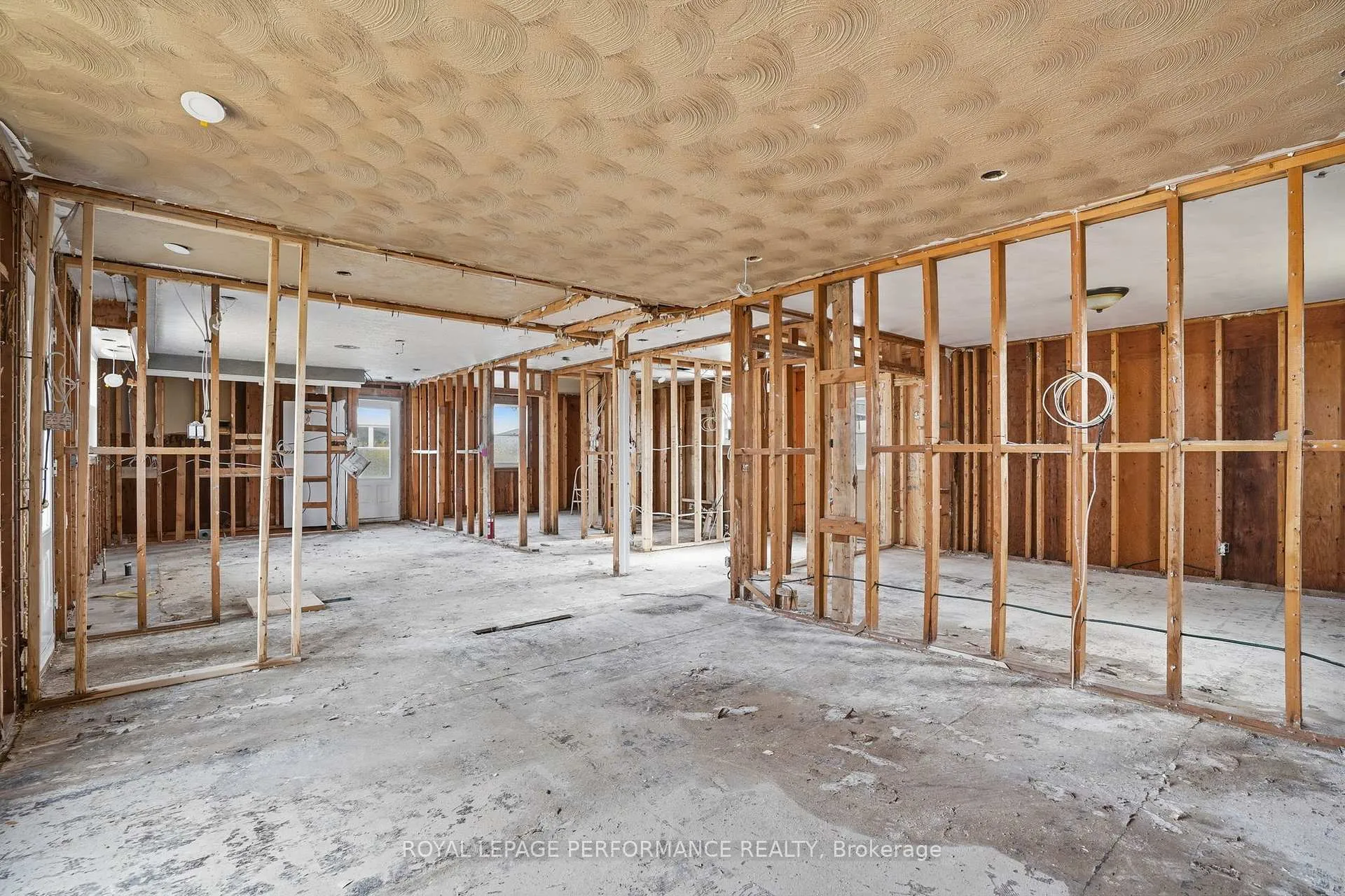 Photo 12 of 108 John Street, Champlain, L'Orignal — HOMEH