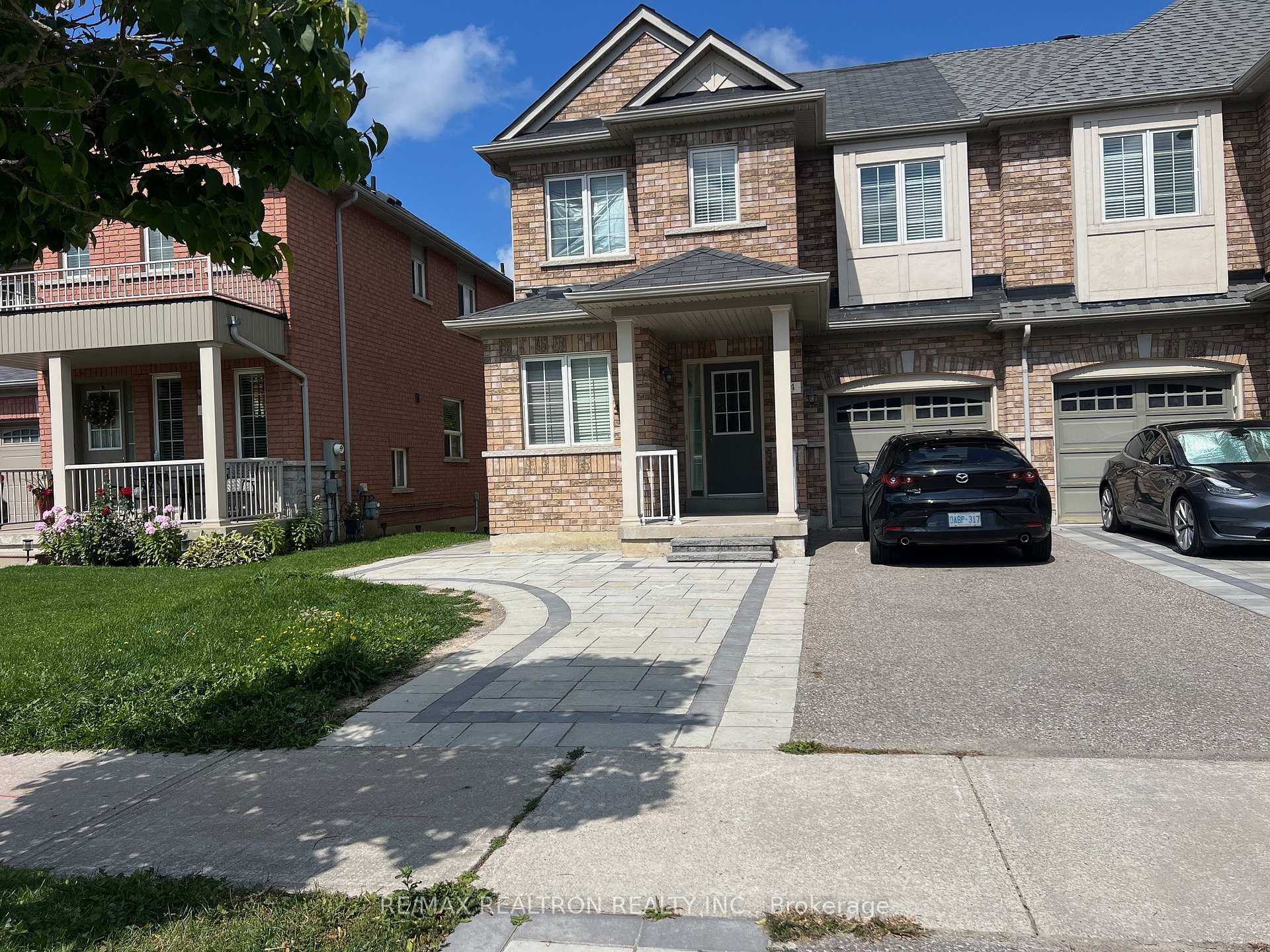 Photo 1 of Unit #Upper, 44 Lewis Honey Drive, Aurora, Bayview Northeast — HOMEH