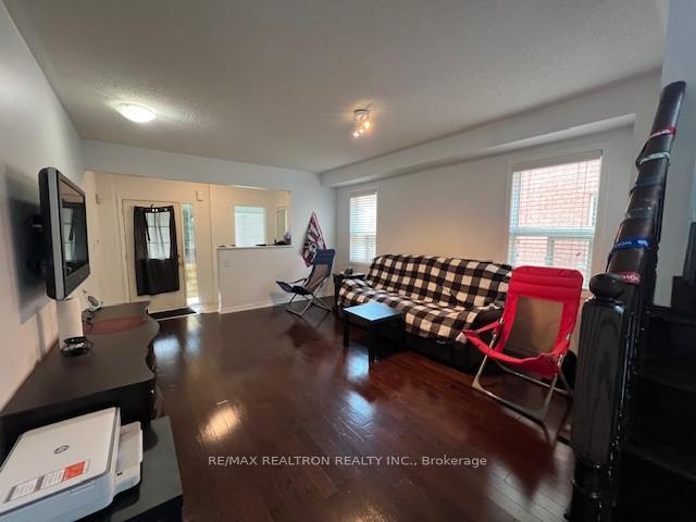 Photo 5 of Unit #Upper, 44 Lewis Honey Drive, Aurora, Bayview Northeast — HOMEH