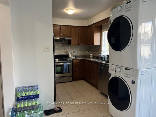 Photo 7 of Unit #Upper, 44 Lewis Honey Drive, Aurora, Bayview Northeast — HOMEH