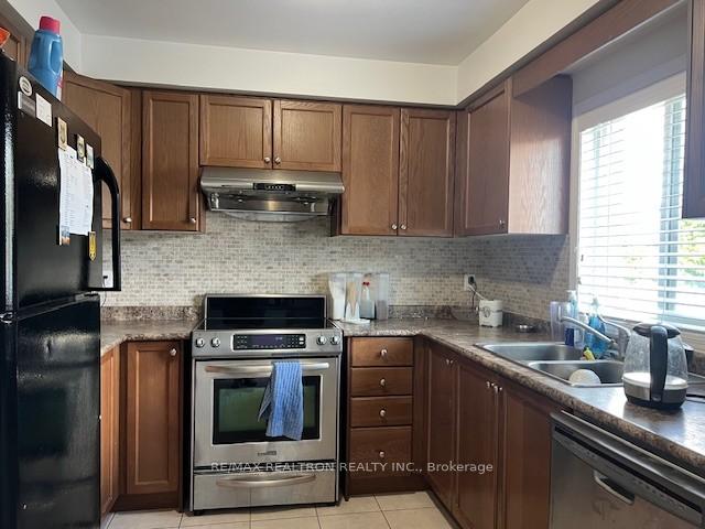 Photo 8 of Unit #Upper, 44 Lewis Honey Drive, Aurora, Bayview Northeast — HOMEH