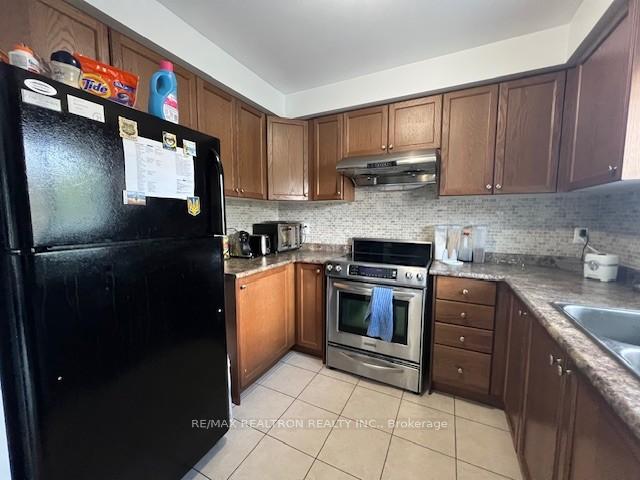 Photo 9 of Unit #Upper, 44 Lewis Honey Drive, Aurora, Bayview Northeast — HOMEH