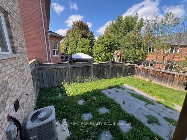Photo 12 of Unit #Upper, 44 Lewis Honey Drive, Aurora, Bayview Northeast — HOMEH
