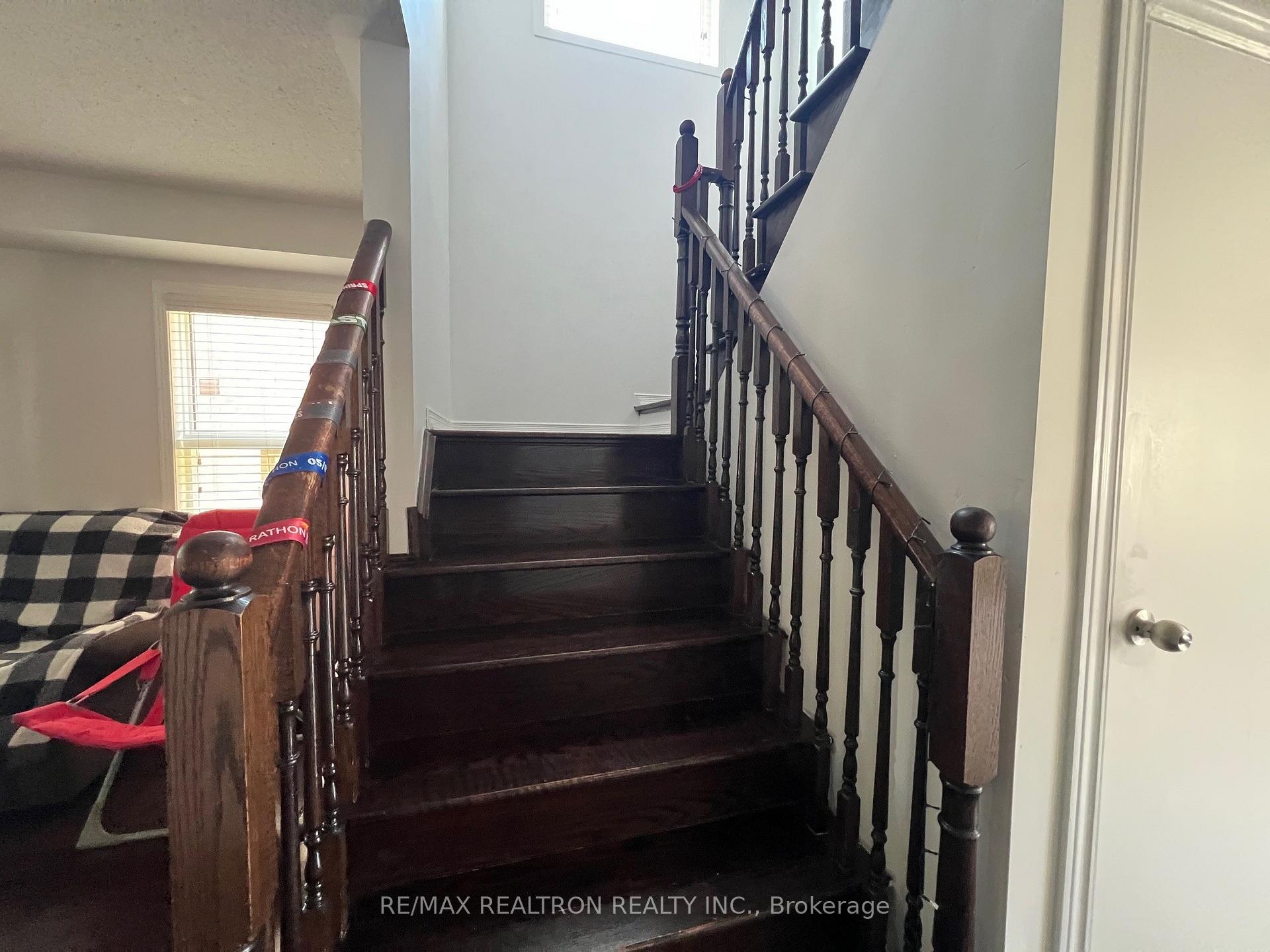 Photo 19 of Unit #Upper, 44 Lewis Honey Drive, Aurora, Bayview Northeast — HOMEH