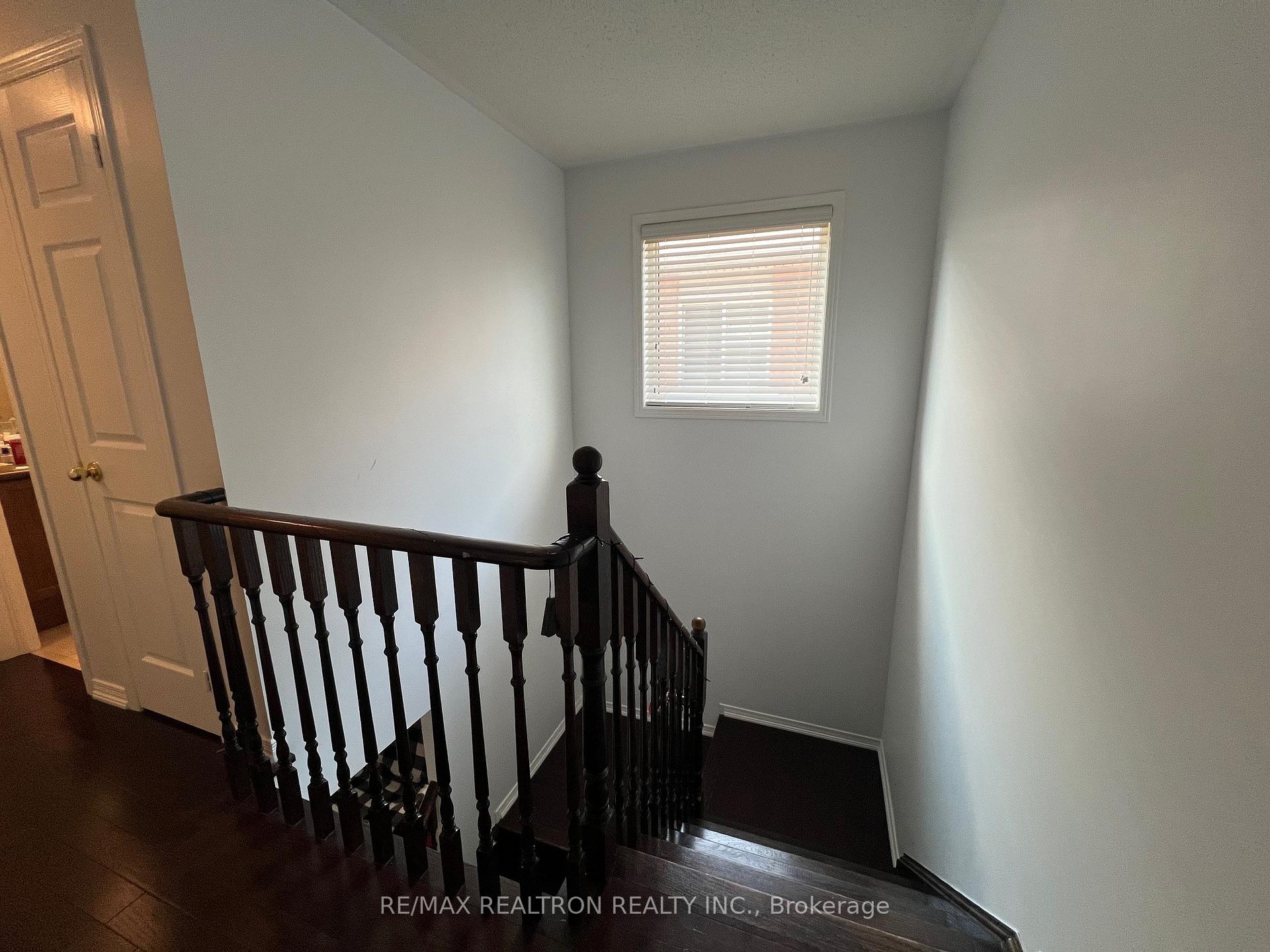 Photo 22 of Unit #Upper, 44 Lewis Honey Drive, Aurora, Bayview Northeast — HOMEH