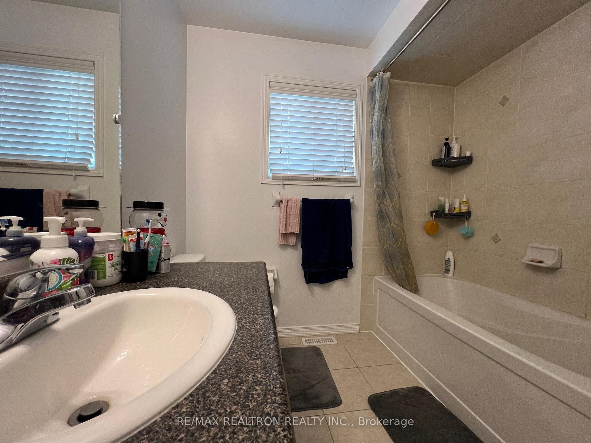 Photo 26 of Unit #Upper, 44 Lewis Honey Drive, Aurora, Bayview Northeast — HOMEH