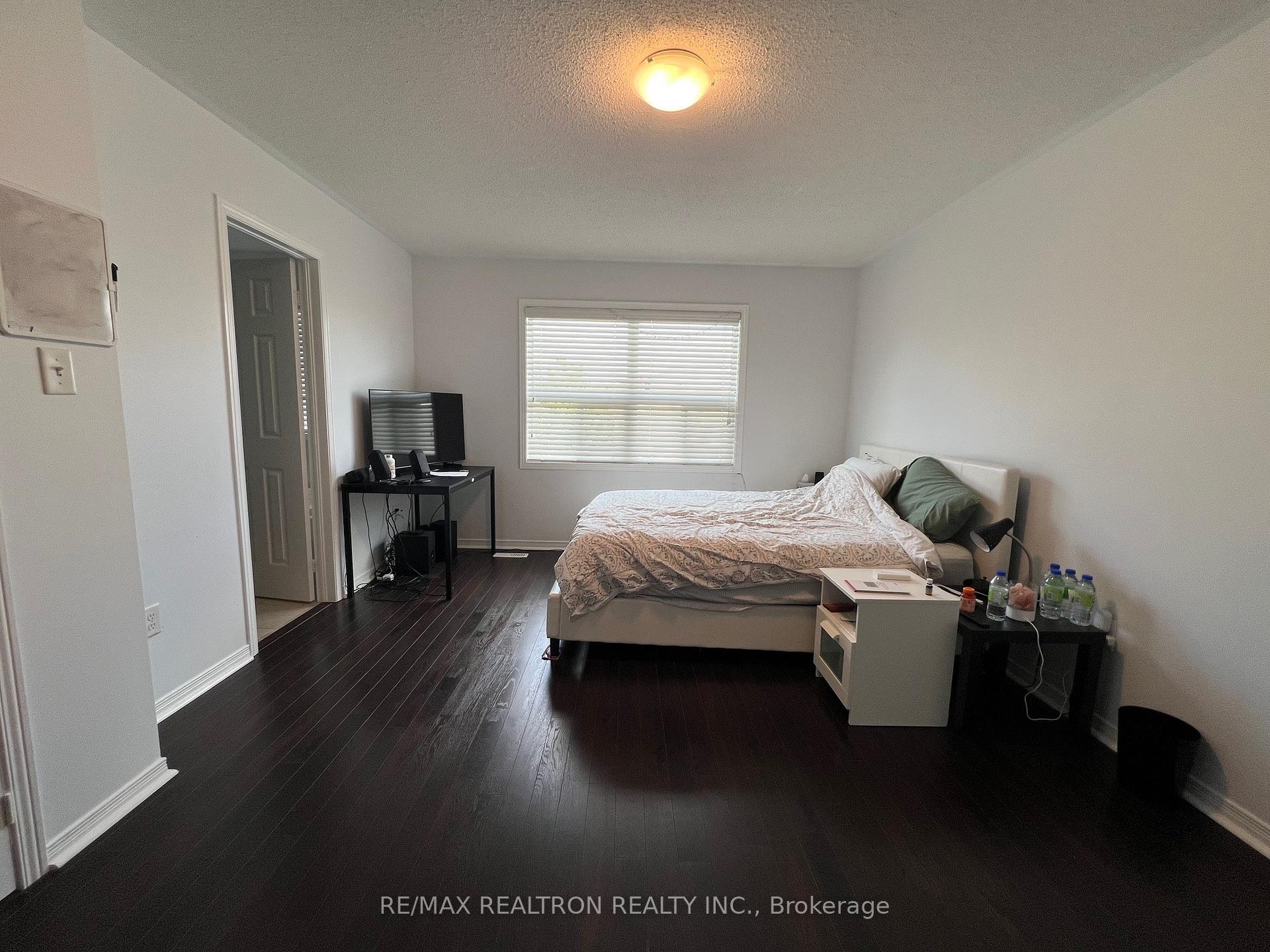 Photo 34 of Unit #Upper, 44 Lewis Honey Drive, Aurora, Bayview Northeast — HOMEH