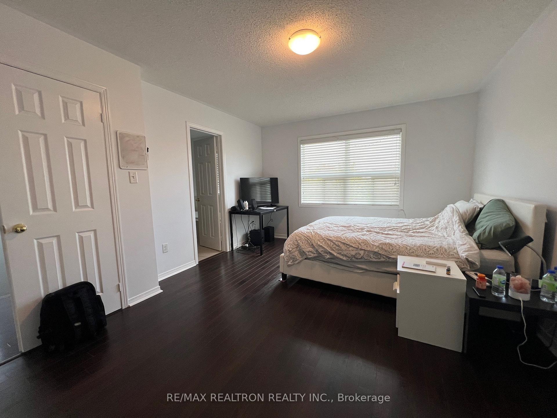 Photo 36 of Unit #Upper, 44 Lewis Honey Drive, Aurora, Bayview Northeast — HOMEH